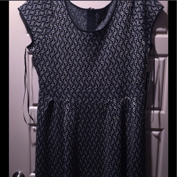 Jessica Simpson Plus Size Dress - Picture 3 of 7